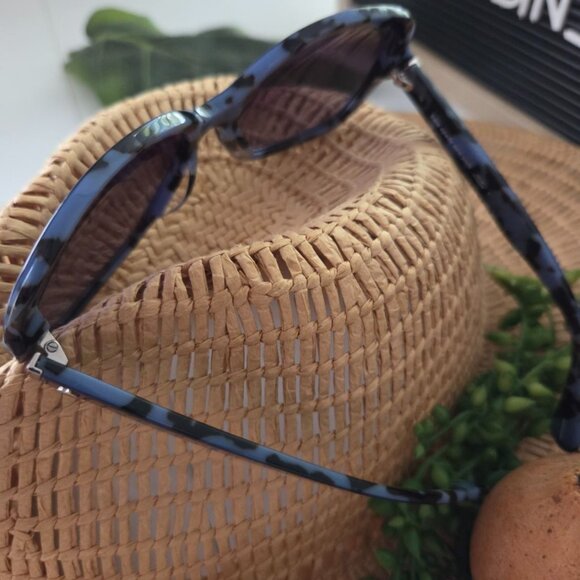 Kate Spade I Blue Karolyn/S Gradient  Oversize Lens Sunglasses J E90 56 17 140 main image 9